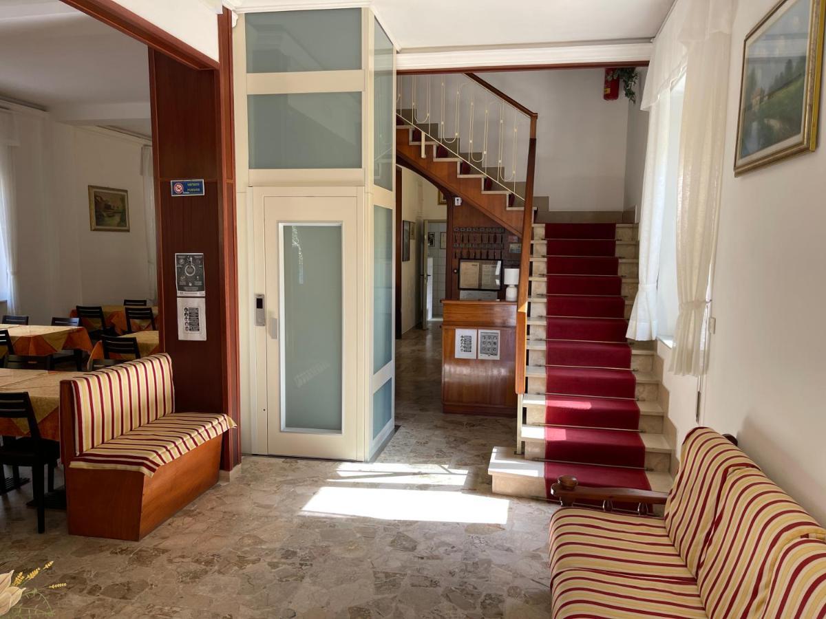 Hotel Margot Лидо-ди-Камайоре Экстерьер фото